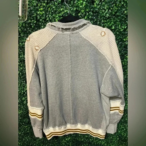 Gimmicks from BKE Embellished Half Zip Sweatshirt - Size Medium - Picture 7 of 9